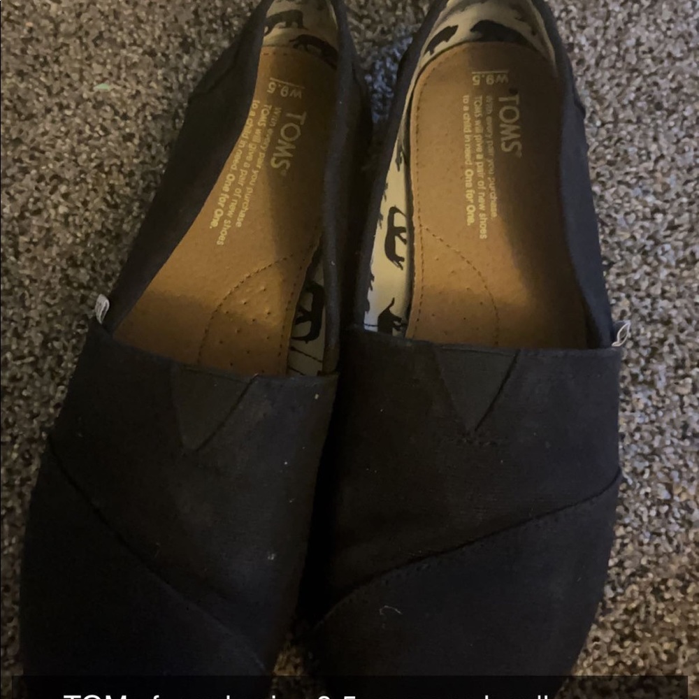 Womens black toms size 9.5
